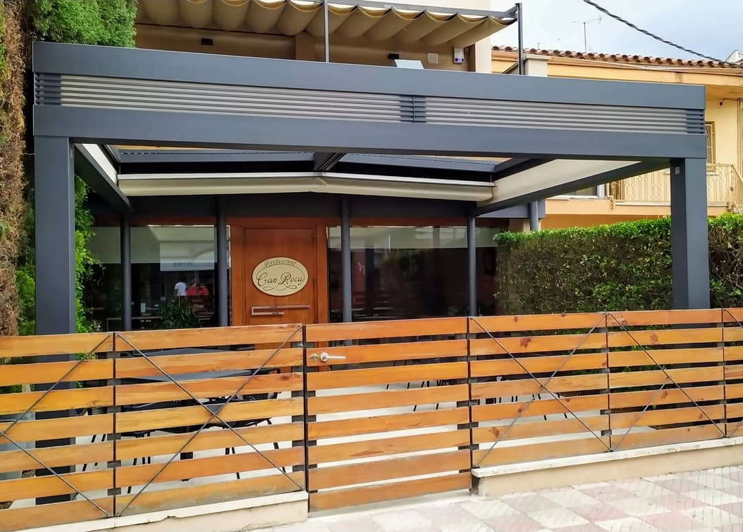 Pérgolas para terrazas de restaurante en verano e invierno en Girona